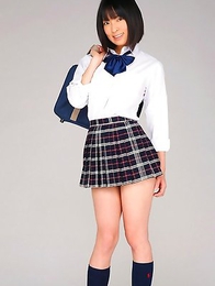 An Mashiro shows nasty behind under school uniform skirt